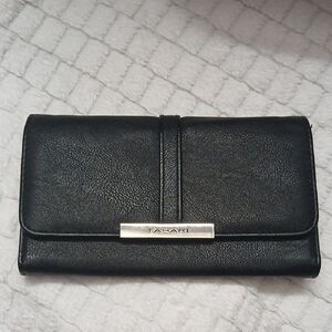 Tahari Women Black Leather Wallet idwntity Protect Lining NWOT